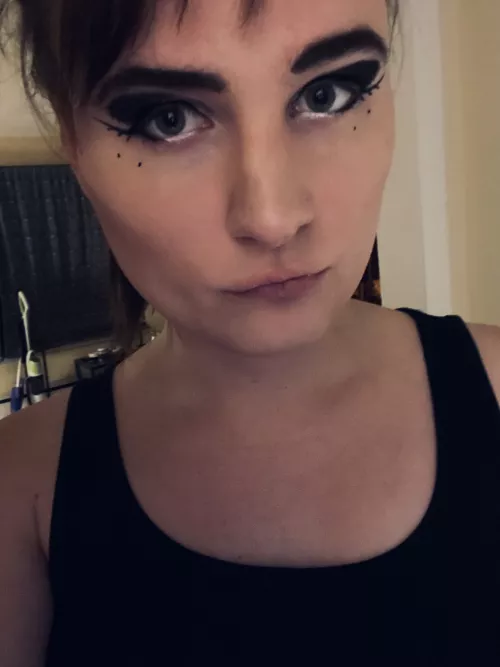 Am I good girlfriend material? Am I good girlfriend material?