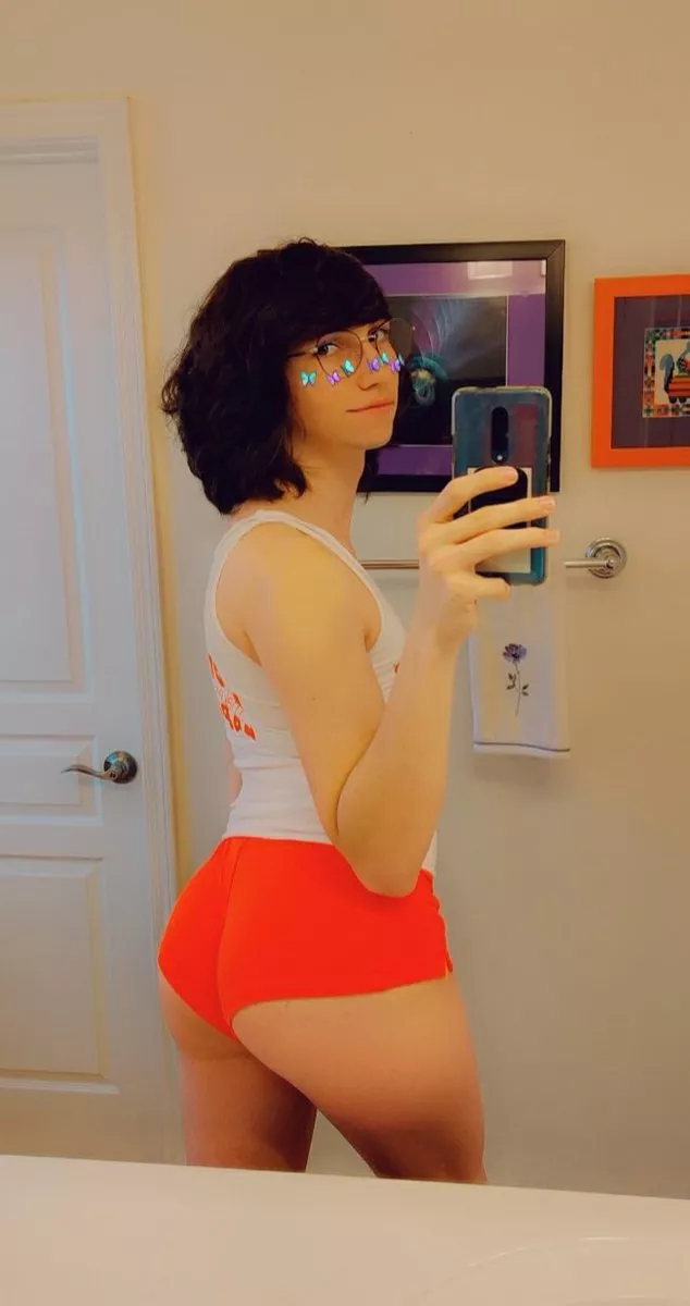 Am I hot enough to make you wild 👉👈