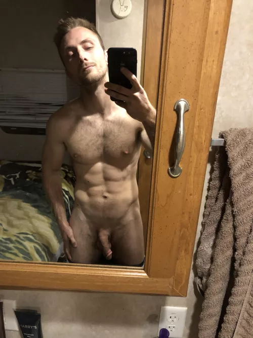 Am I hot? Lmk what you think