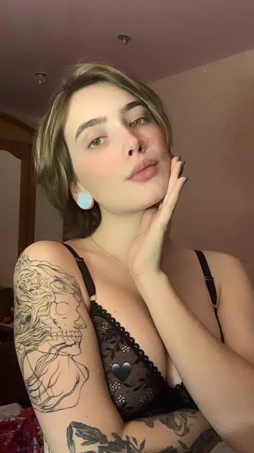 Am I hot?π₯΅π€(f19) Am I hot?π₯΅π€(f19)
