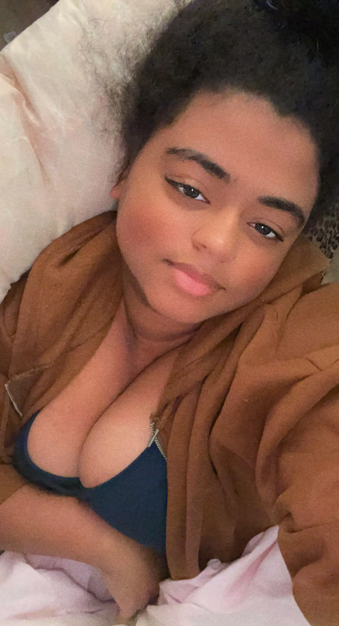 am i the only person who wants to roleplay in the office and get fucked by the boss just so they can show me who i belong to ;) i want them to use me and to let their stress out on me it would be so hot 🥵 am i the only person who wants to roleplay in the office and get fucked by the boss just so they can show me who i belong to ;) i want them to use me and to let their stress out on me it would be so hot 🥵