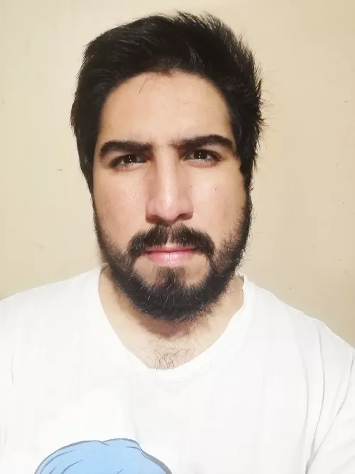 Am I too ugly? Nobody talk to me ๐
 I would love to make new friends to talk and play