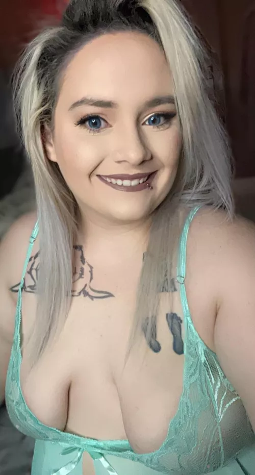 Am I your dream girl?