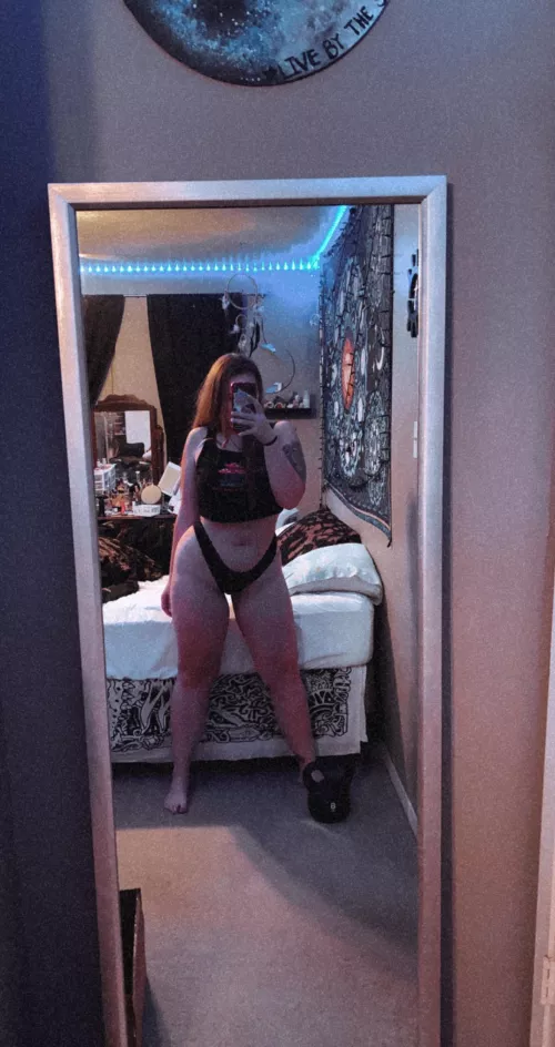 Am I your dream girl? βοΈ