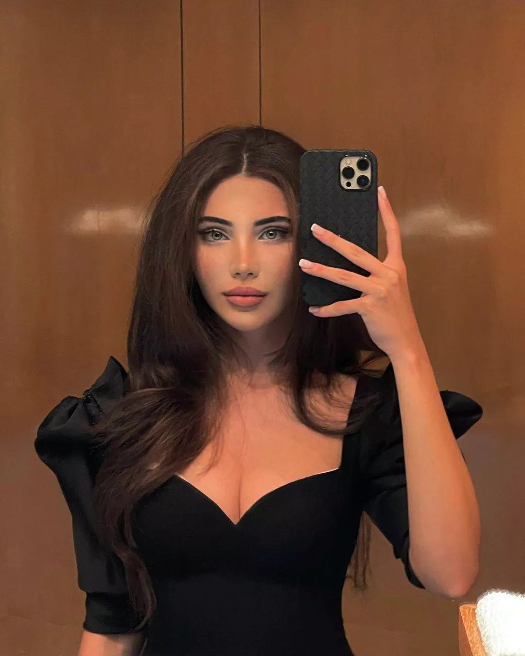 Amazing babe Amazing babe