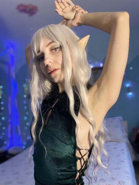 An elven armpit, yay or nay? 🧝🏻‍♀️