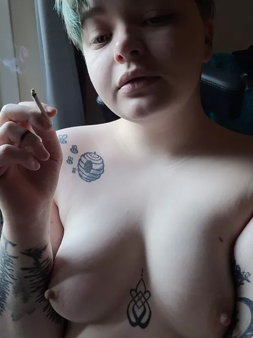 An extra cold morning in England today, time to smoke topless and feel the cold air on my skin😌