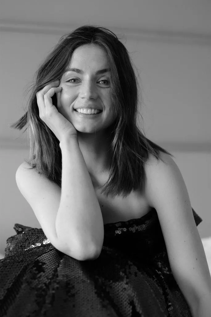 Ana de Armas is unbelievably fine