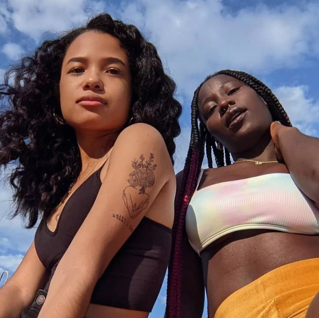 🤎 and 🖤 races constantly seek validation and ownership from the daddy race 🤍. If you know, you know.