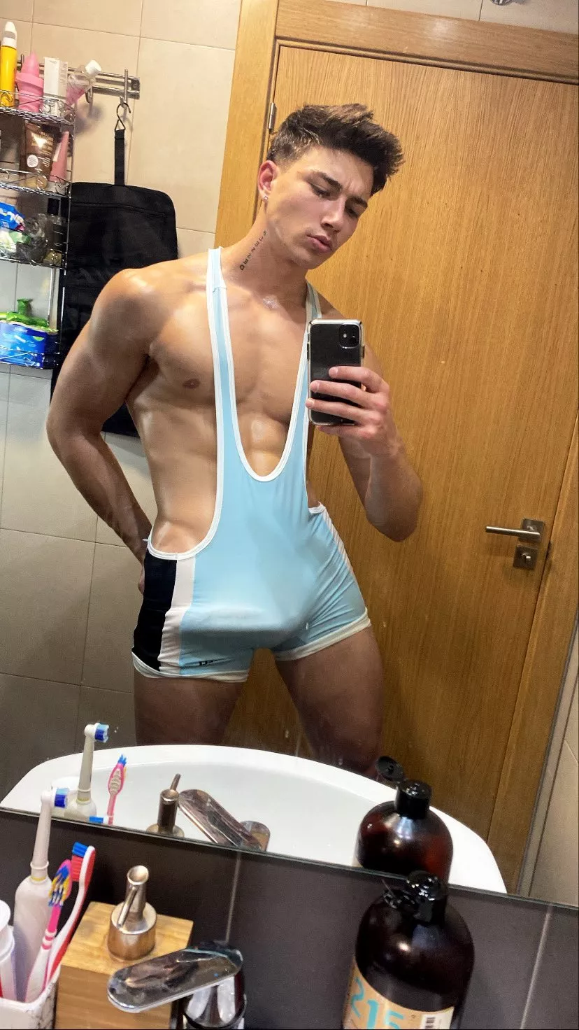 And that's why I never get to wear this in public... And that's why I never get to wear this in public...