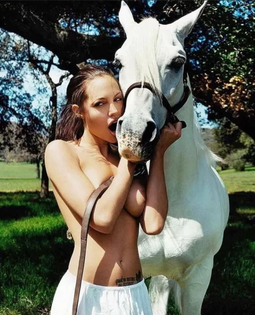 Angelina Jolie Angelina Jolie
