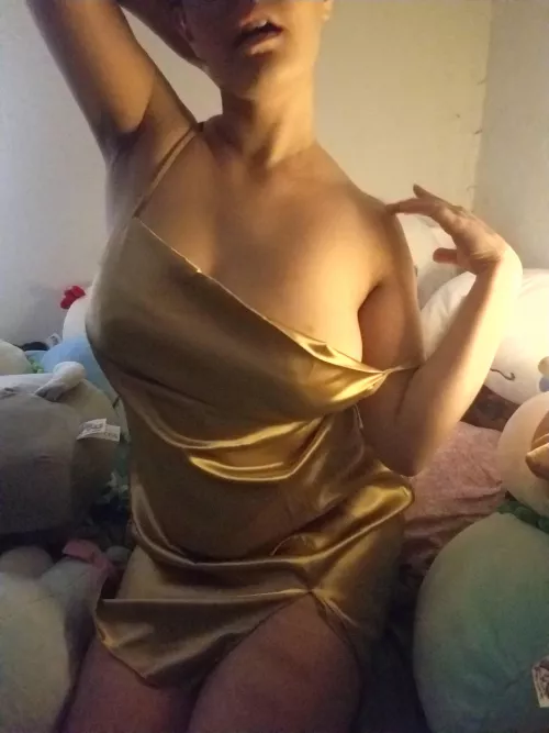 *Angelina Jolie in Beowulf vibes* ๐ @nixiethorn