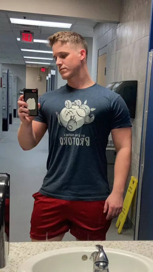 Another day, another gym selfie Another day, another gym selfie