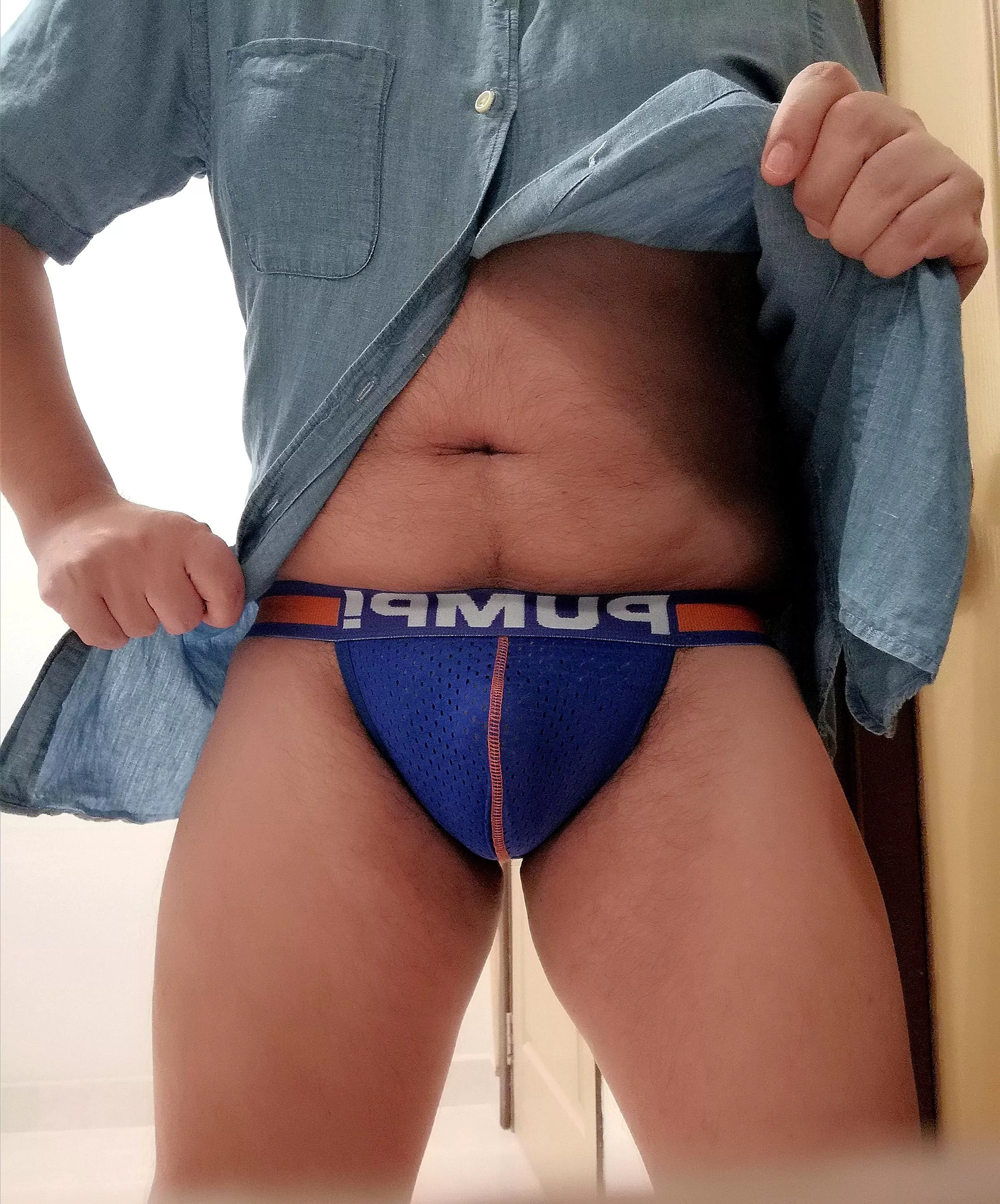 Another day, another new jockstrap. Serving electric blue today. ?