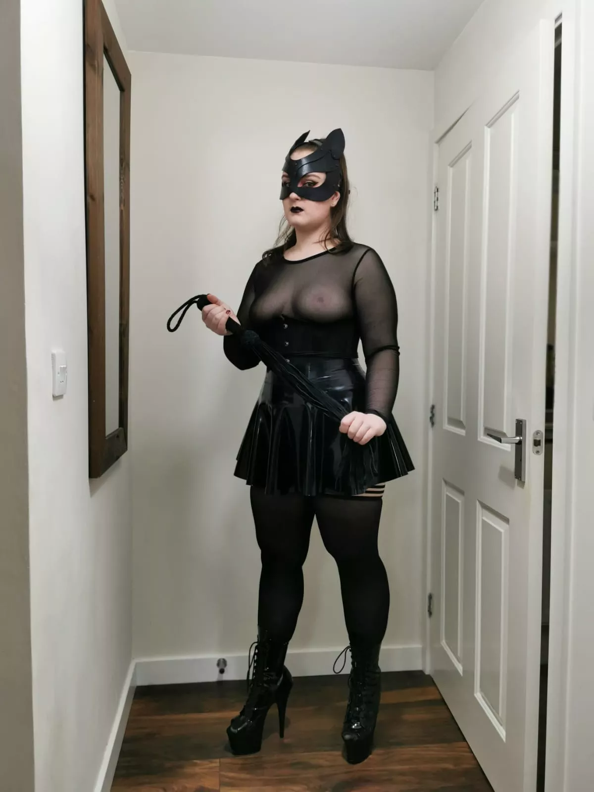 Another look in my new latex skirt! I'm in love with it and I am hoping to expand my collection very soon 😘❤ Another look in my new latex skirt! I'm in love with it and I am hoping to expand my collection very soon 😘❤
