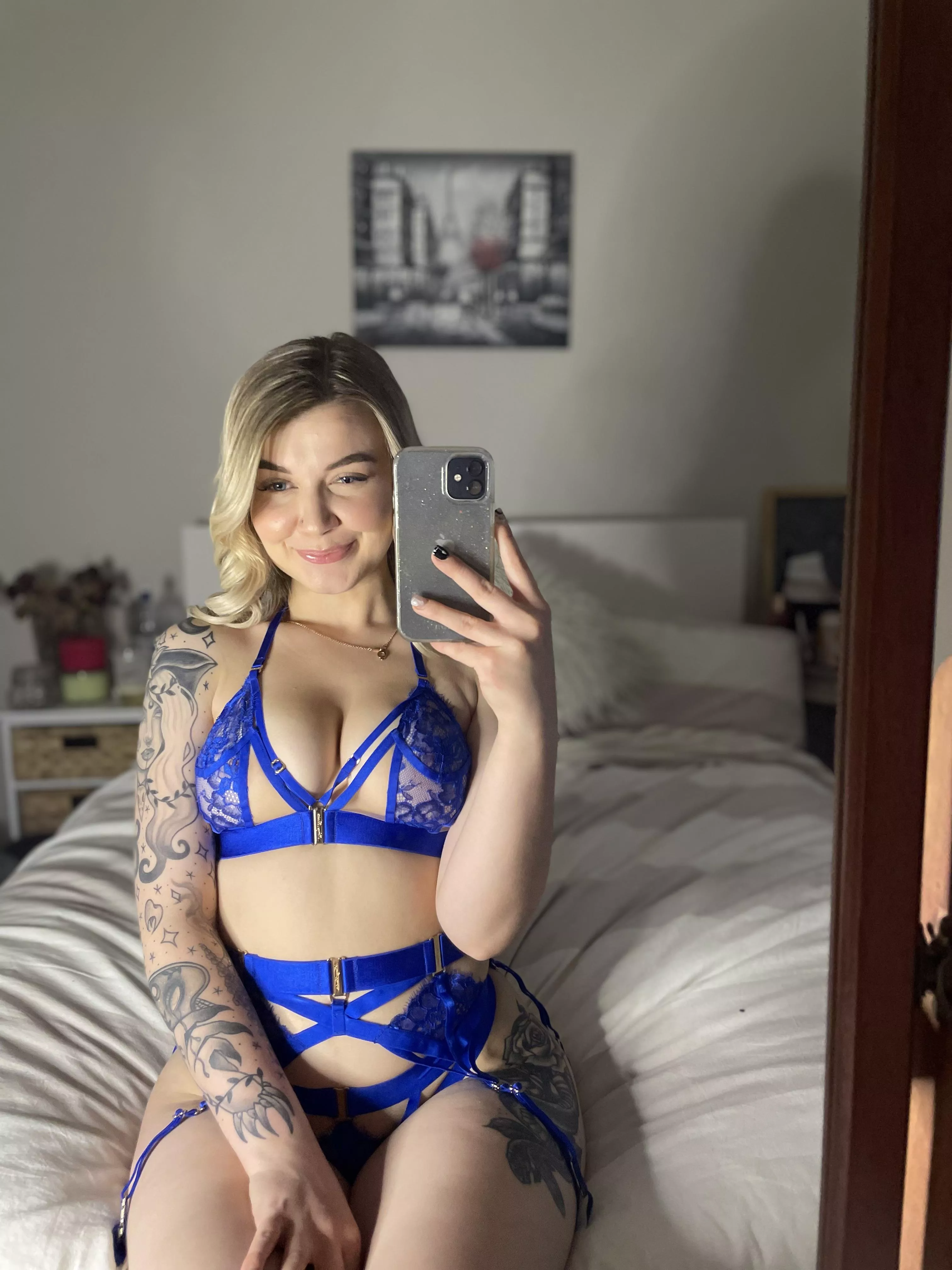 another one of my outtakes 💙 love posting random photos here 🤣