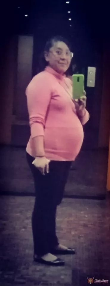 Another pic of my wife, she really get wet all the times she remembers all the men she fuck bareback