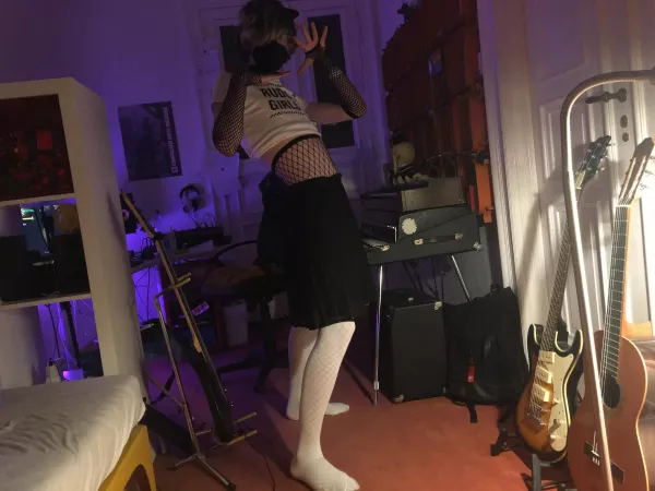 Another try on a JoJo pose Another try on a JoJo pose