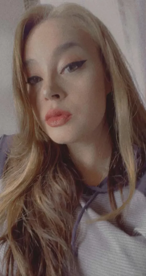 Any Bi single girls into 29[F] 6’1