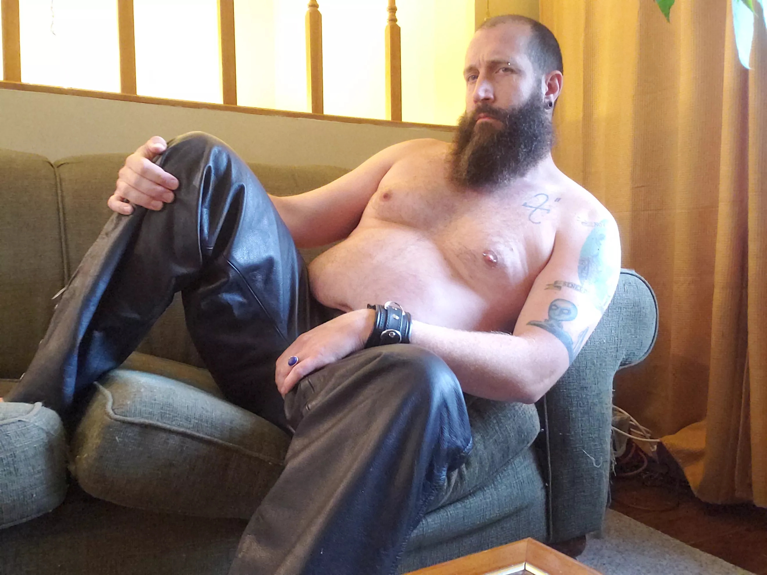 Any boys need a leather Daddy? Any boys need a leather Daddy?