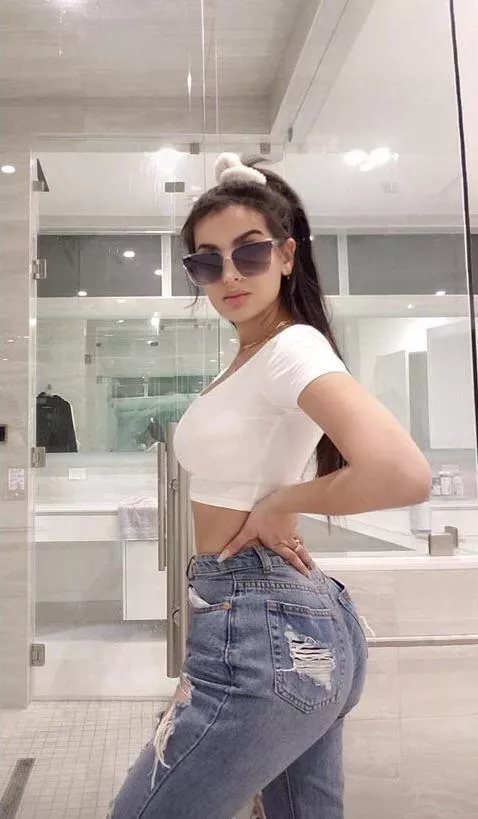 Any buds wanna share SSSniperwolf’s ass? I wanna eat it out so bad Any buds wanna share SSSniperwolf’s ass? I wanna eat it out so bad