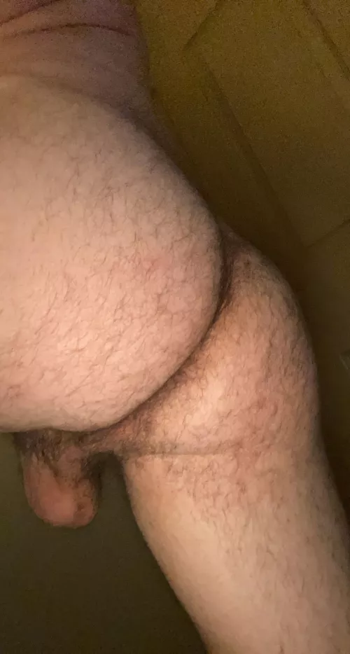 any chubby tops want this ass?