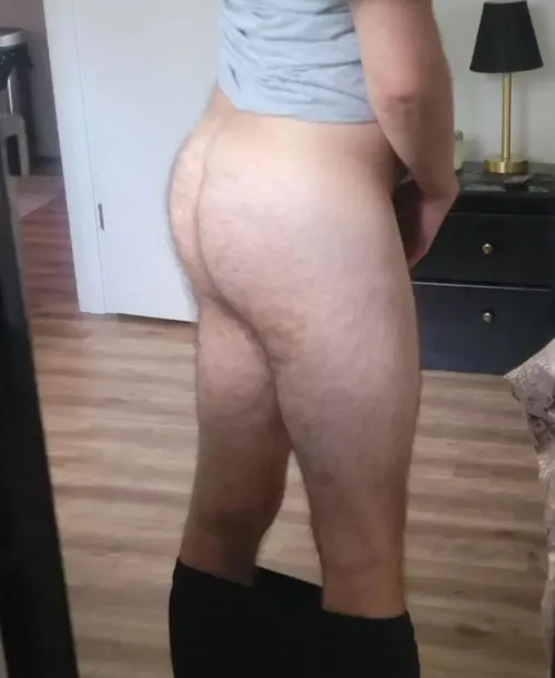 Any daddies or big bros around?