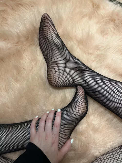 Any fishnet fans? 🖤 Any fishnet fans? 🖤