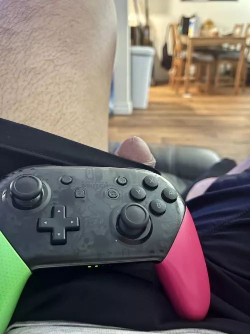 Any gamers 🎮?