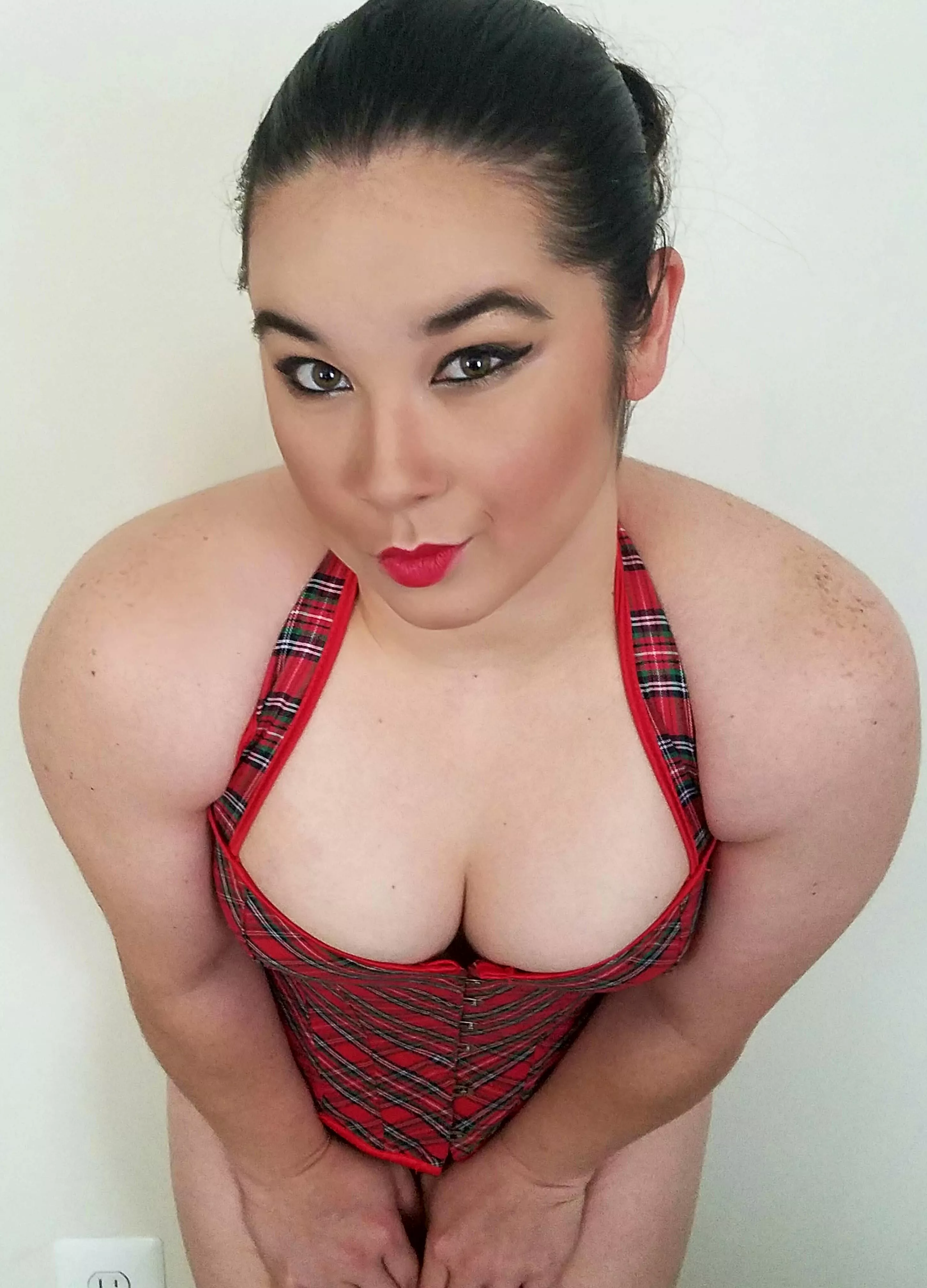 Any guys wanna jack off to pics of my army wife and tribute her? Kik me @ cuckislife007 Any guys wanna jack off to pics of my army wife and tribute her? Kik me @ cuckislife007