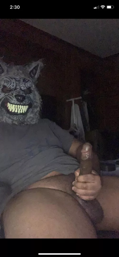 Any ladies wanna watch me stroke this virgin dick ? π