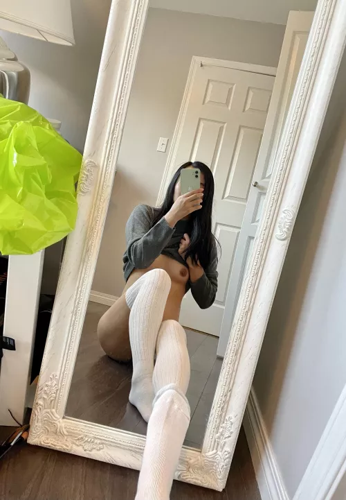any love for knee socks and small tits? 🙈💕 any love for knee socks and small tits? 🙈💕