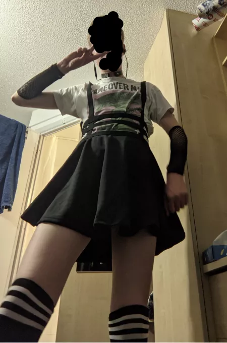 Any love for tall femboys? Any love for tall femboys?