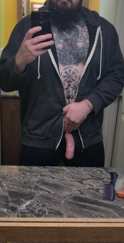 Any love for tattooed dadbods?