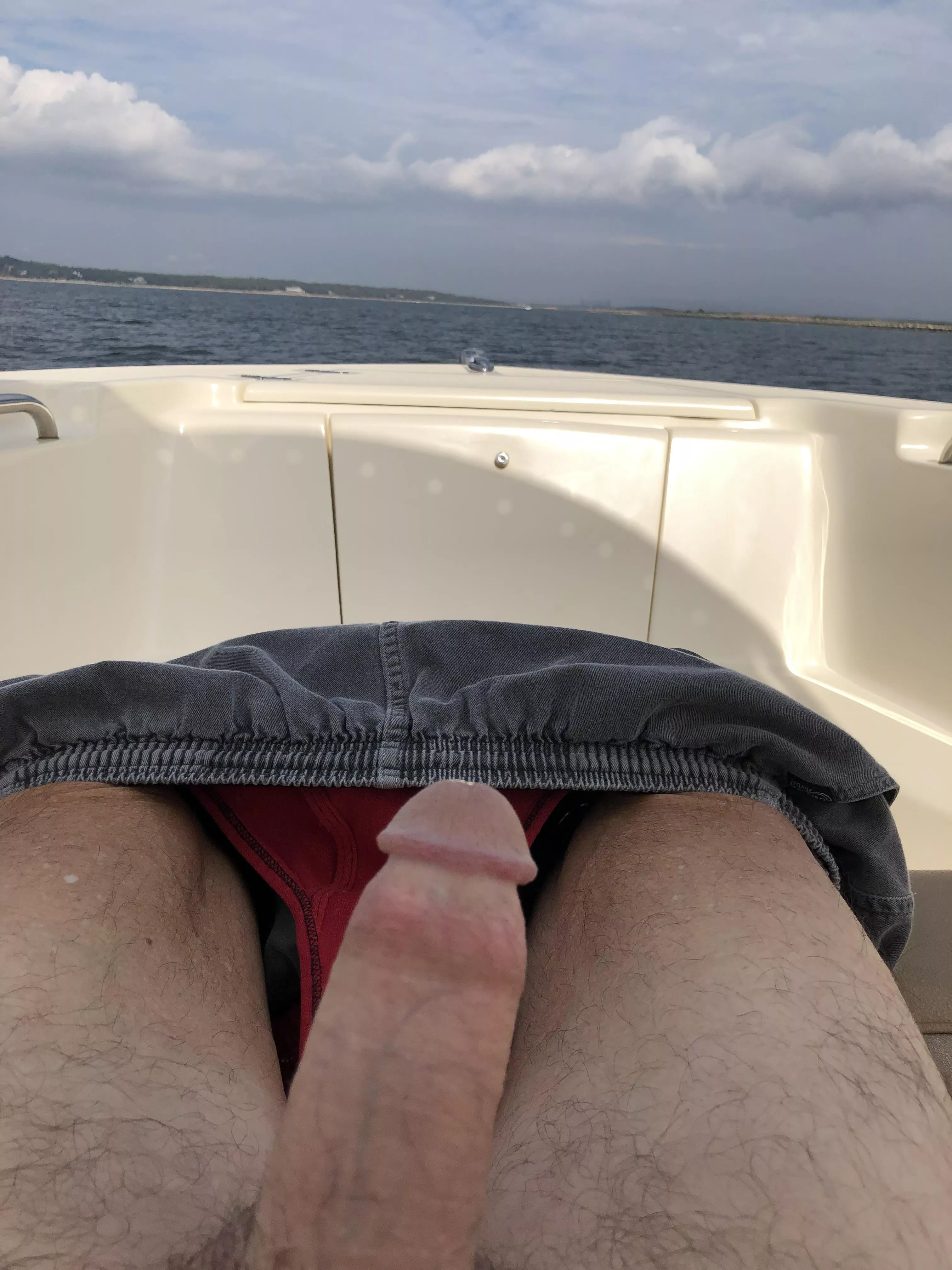 Any real women doing any real exhib/flashing anymore or, more importantly, anywhere??