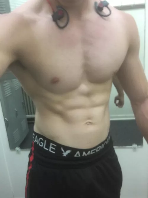 Any straight bros curious about being with another guy?