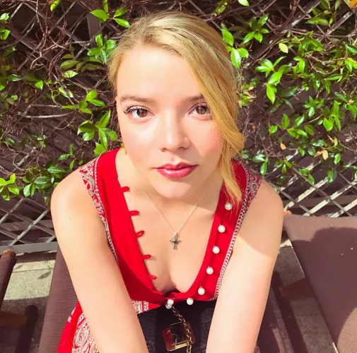 Anya Taylor-Joy as she looks up and patiently waits for for my load. Anya Taylor-Joy as she looks up and patiently waits for for my load.