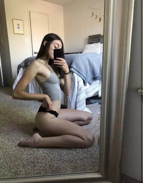 Anybody else constantly waking up horny? π