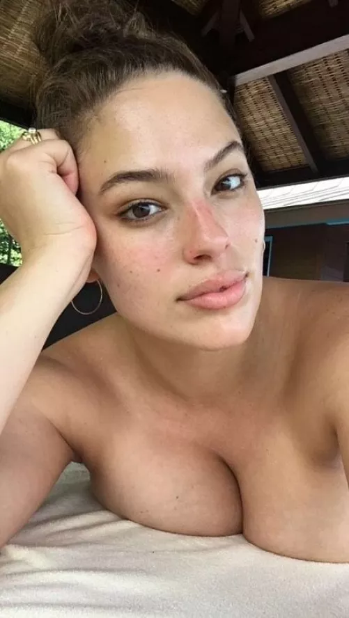 Anybody for roleplay as Ashley Graham for me?