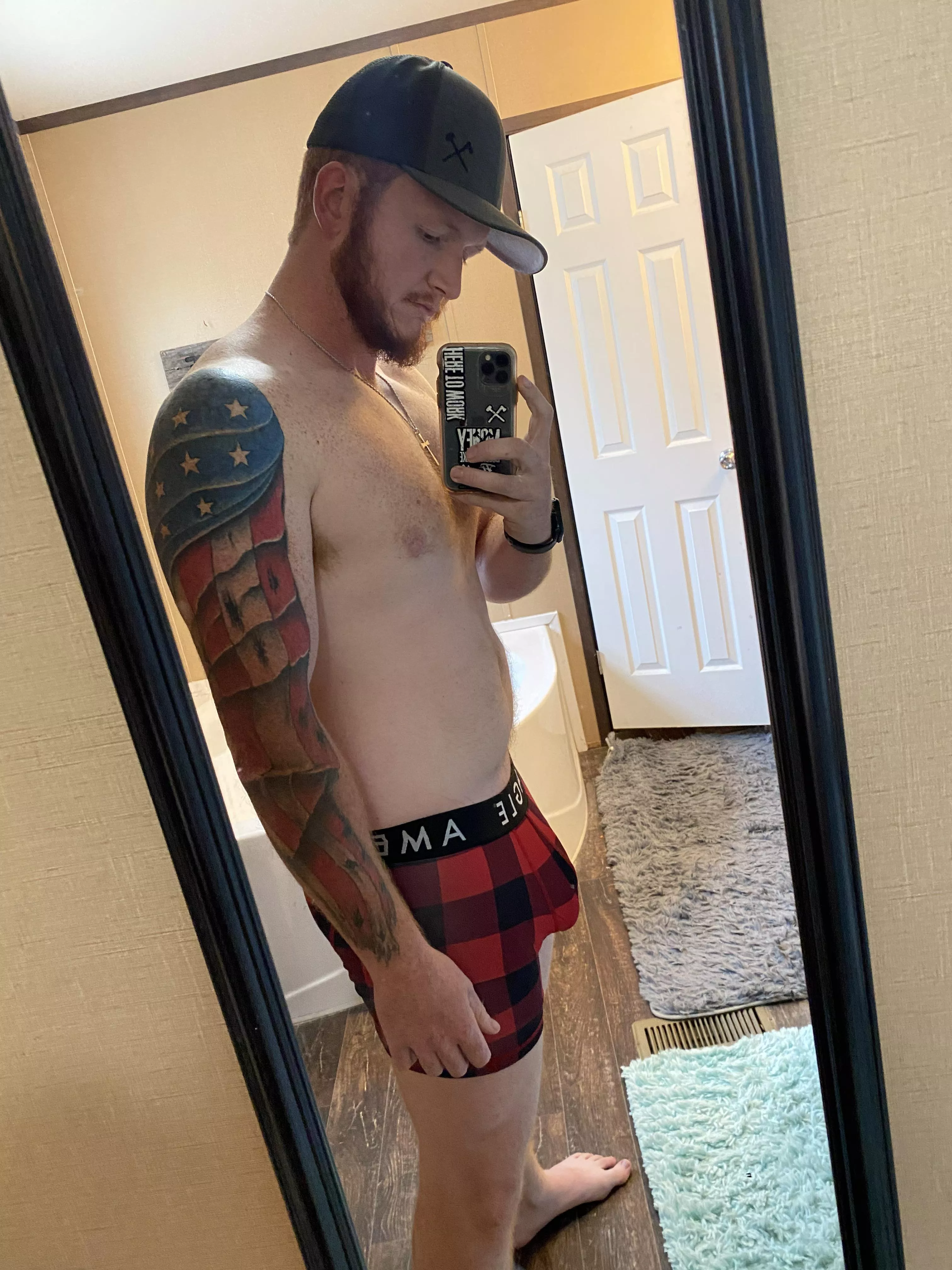 Anybody like a plaid bulge 😜 Anybody like a plaid bulge 😜