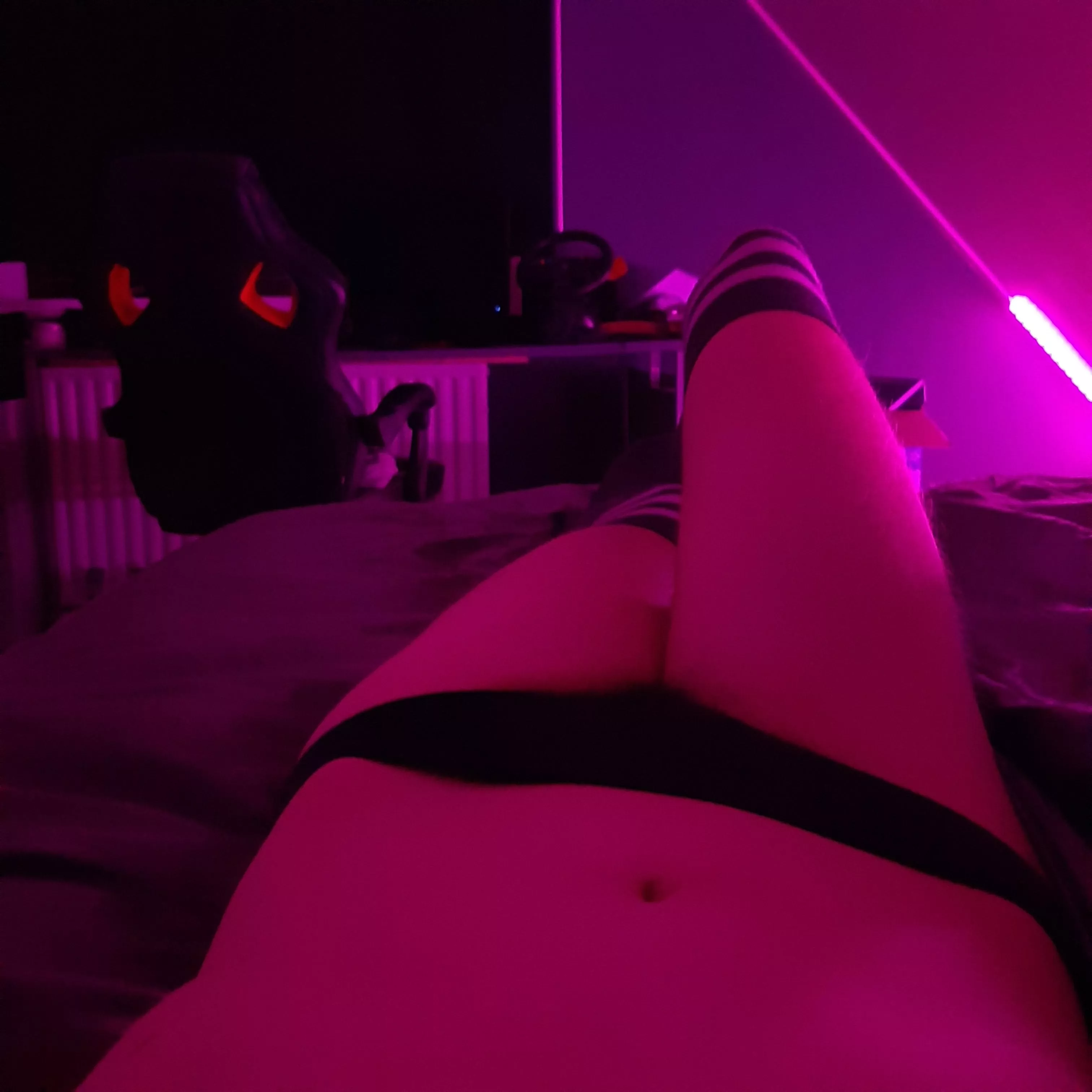 Anybody need a cuddle buddy 🥰