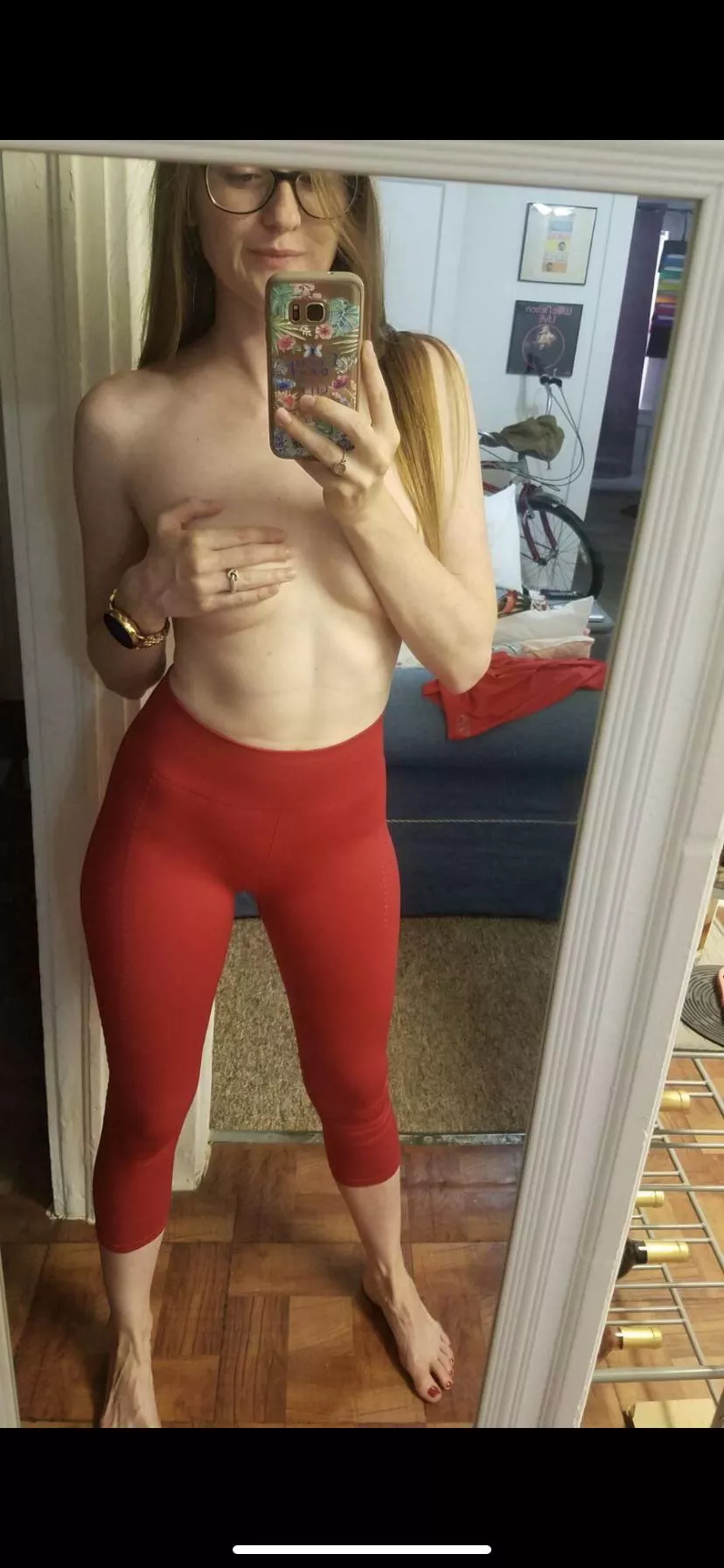 Anybody recognize her? Anybody recognize her?