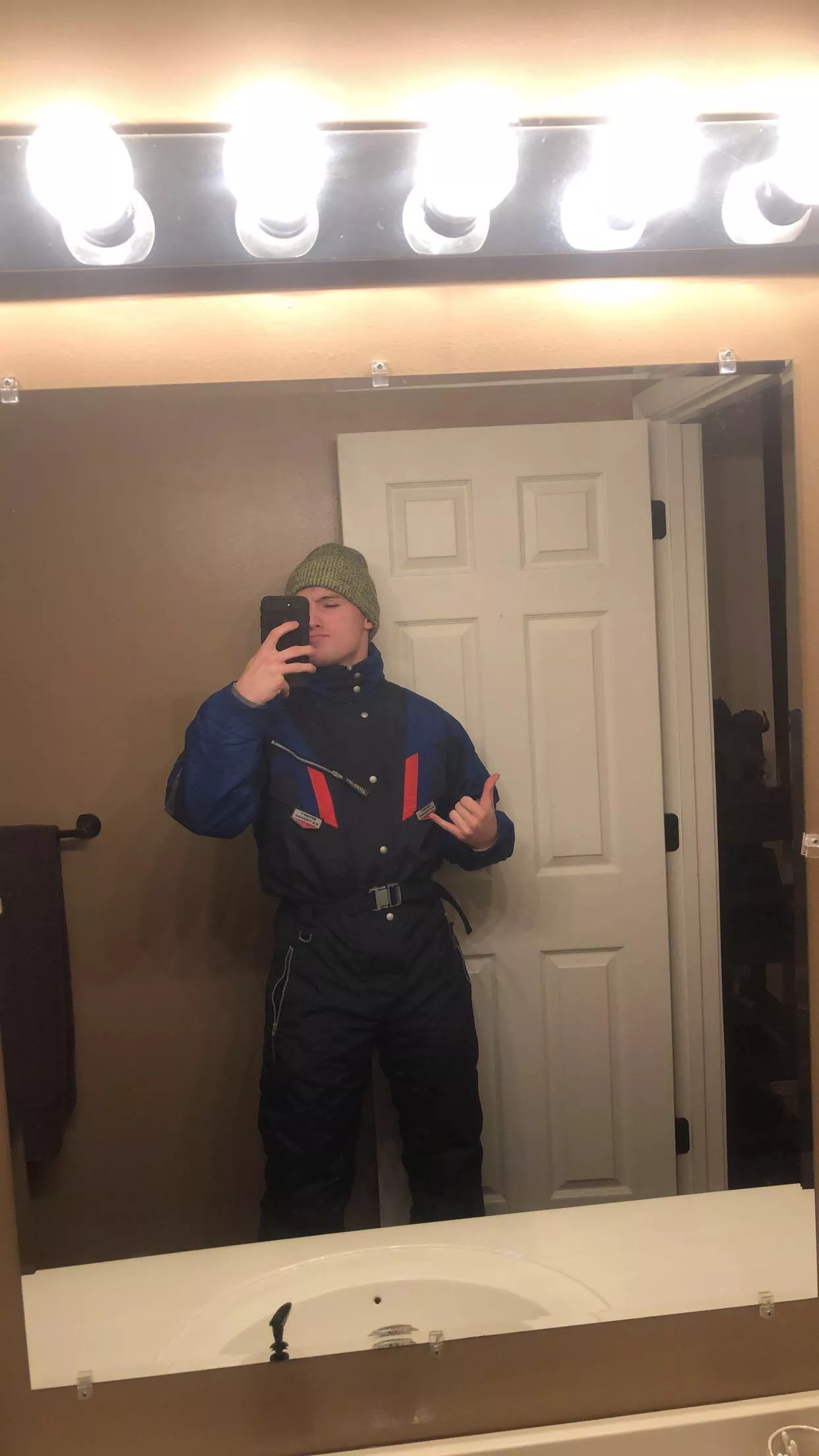 Anybody wanna go skiing?