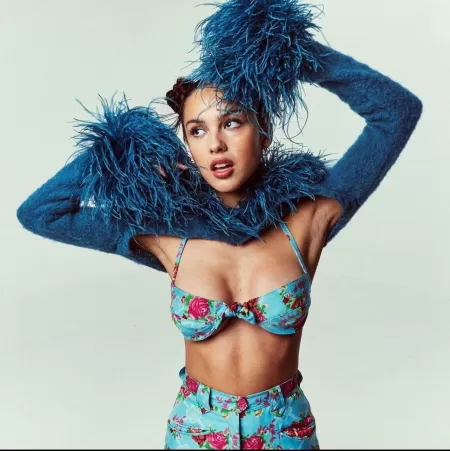 Anybody want to Stroke to Olivia Rodrigo’s perfect tits/armpits Anybody want to Stroke to Olivia Rodrigo’s perfect tits/armpits
