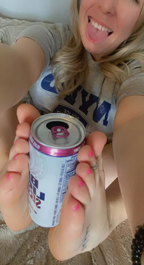Anyone care to join me and have a drink?😘🍻👣 Anyone care to join me and have a drink?😘🍻👣