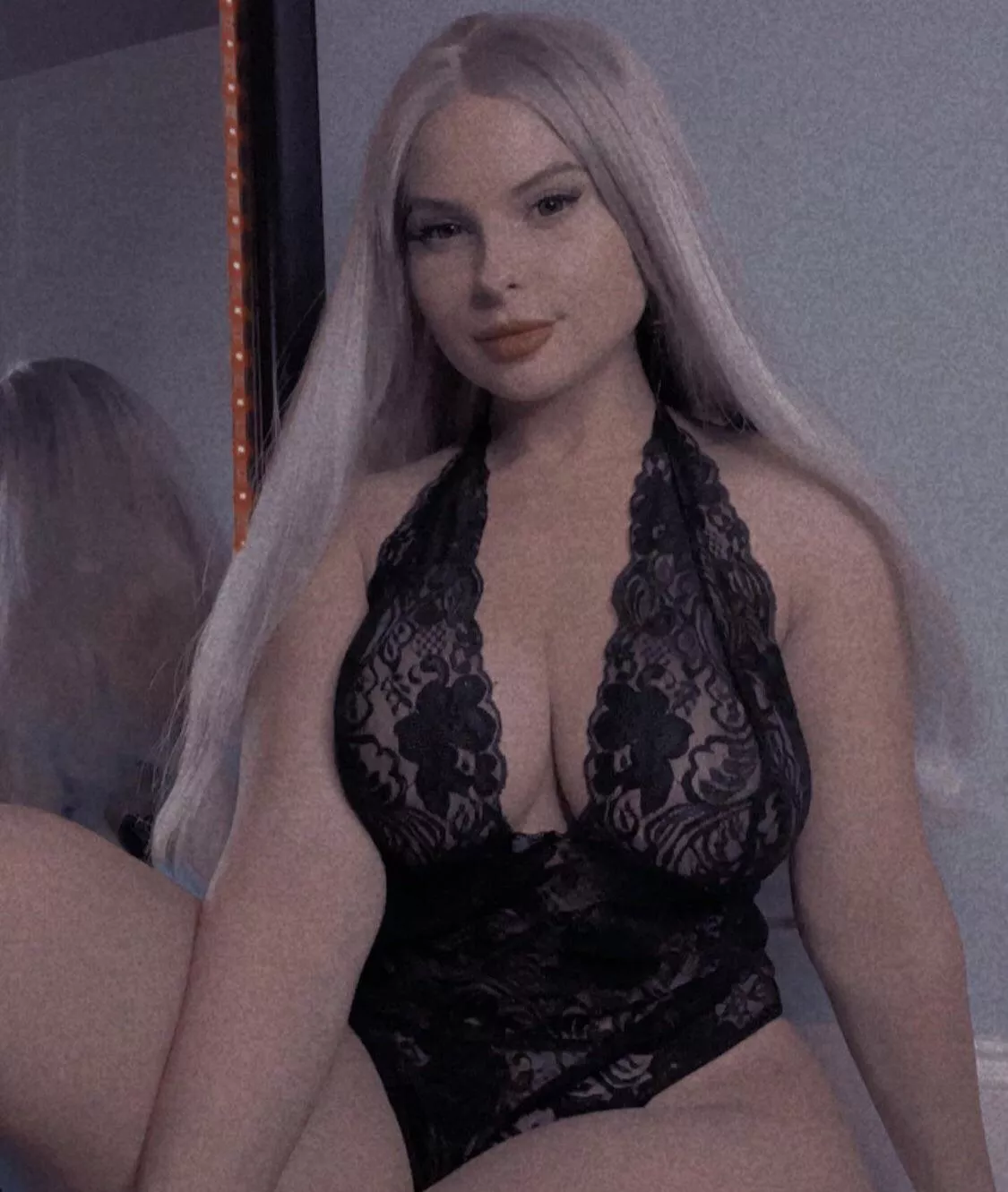Anyone cum trib her for me? Anyone cum trib her for me?