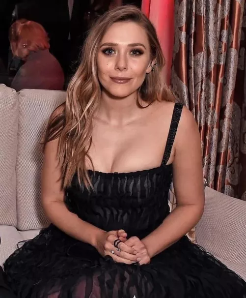 Anyone down for a quick jerk to Elizabeth Olsen or Hailee Steinfeld?