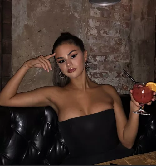 Anyone down for some fun with me and Selena?