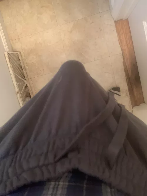 Anyone down to satisfy my bulge think he needs a bit of release thoughts?