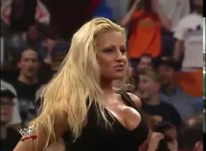 Anyone else love how Tits Stratus knockers used to sit on her chest like balloons? ππ